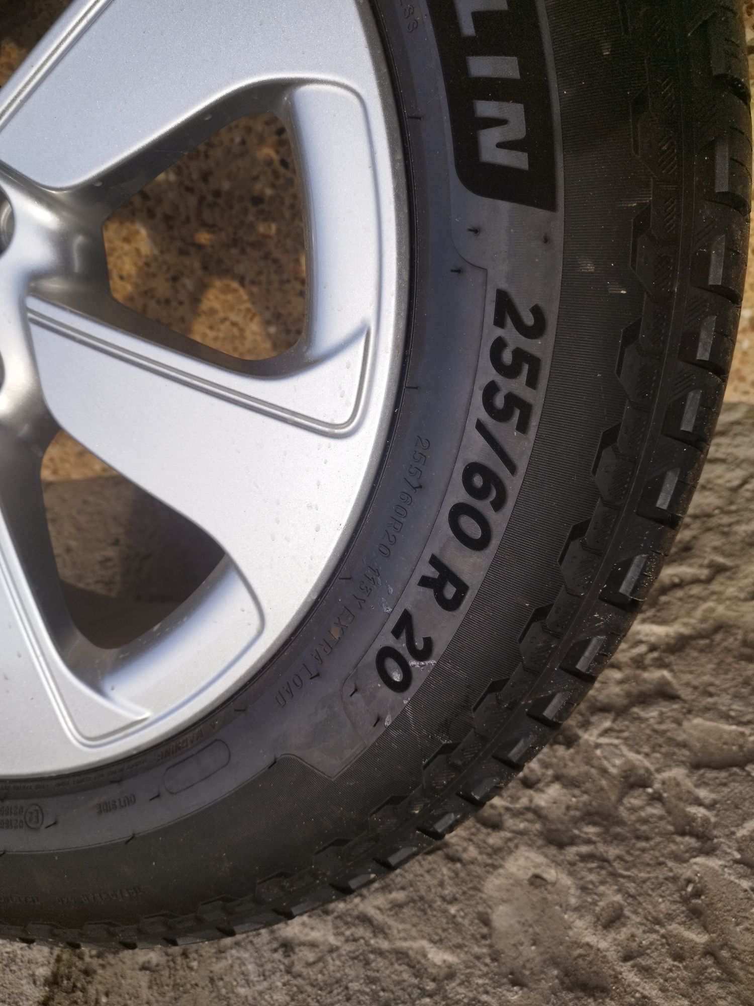 Nowe felgi z oponami Michelin Land Rover R20 235/60, 5x120 ET 39,5