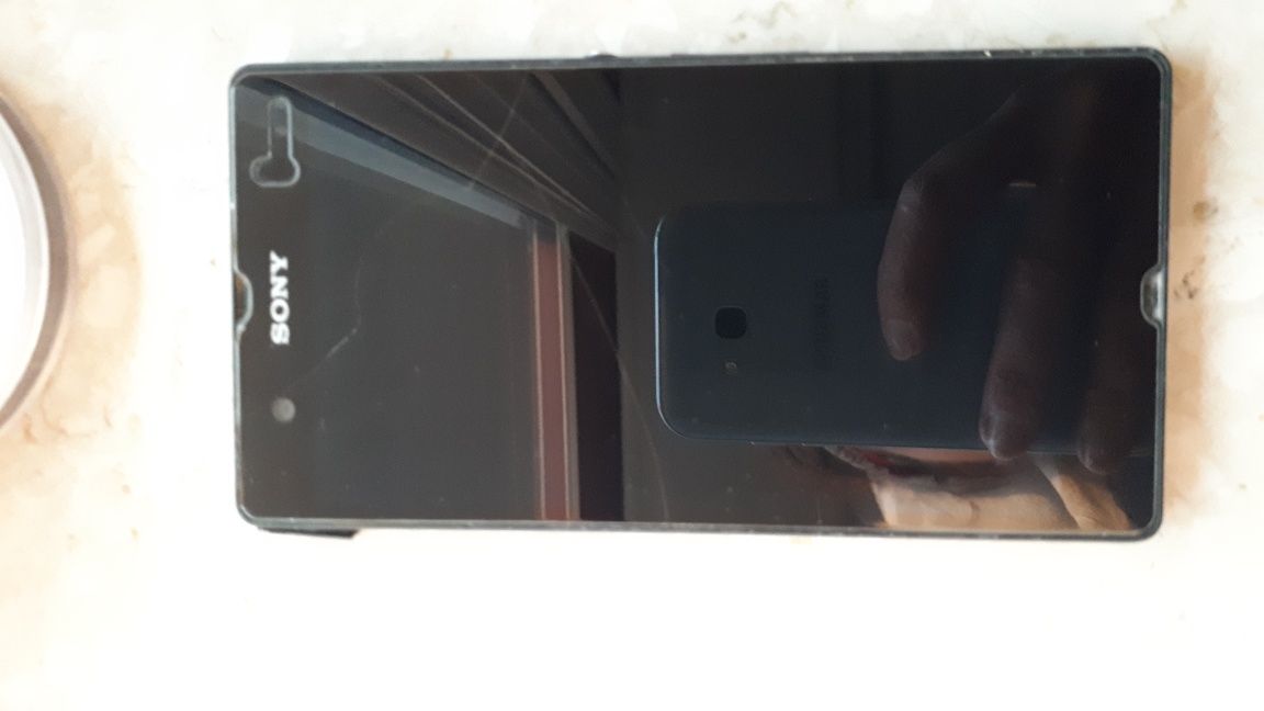 Telefon Sony Xperia Z Wwa uszkodzony