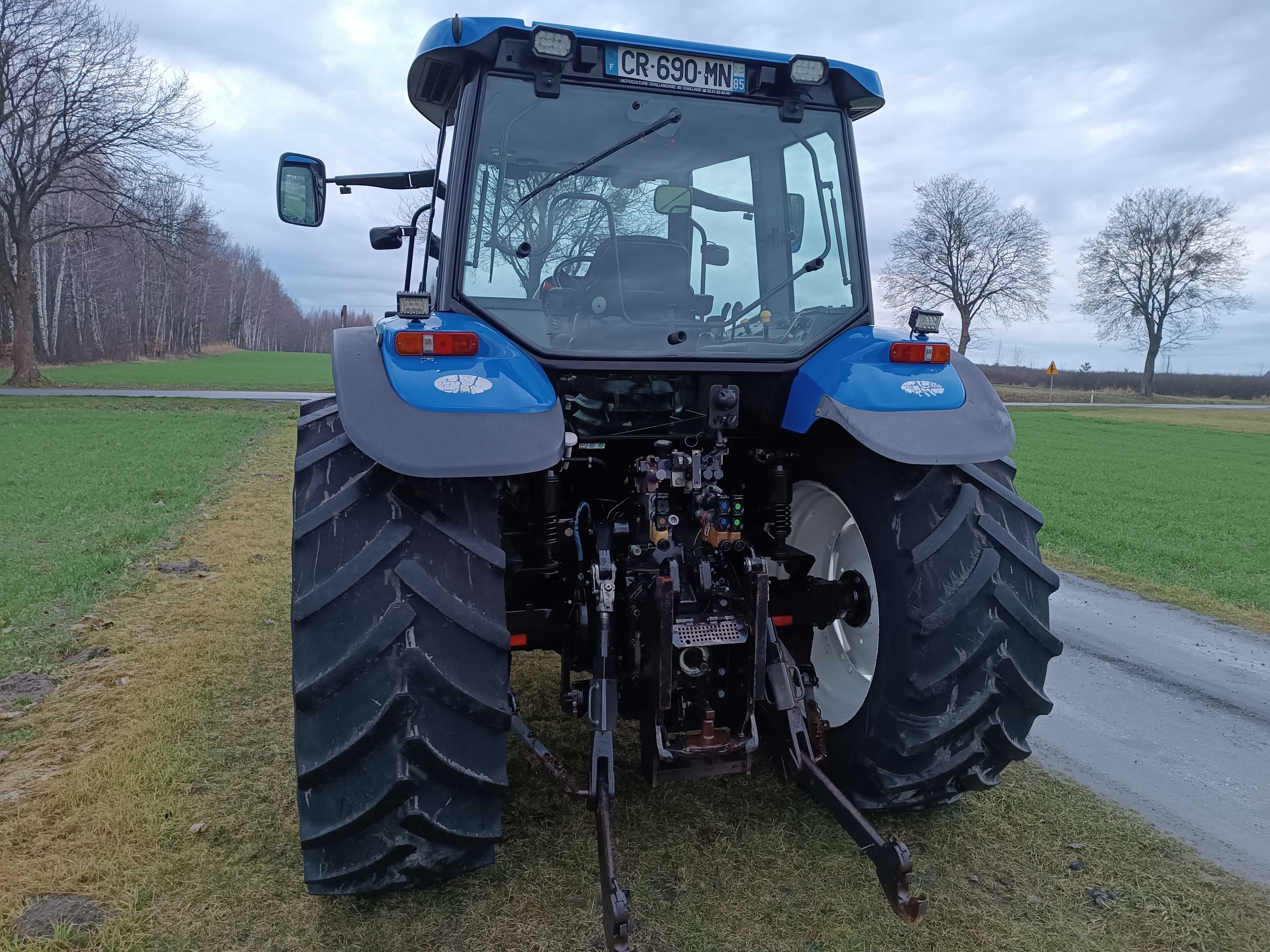 Ciągnik New Holland TM 120