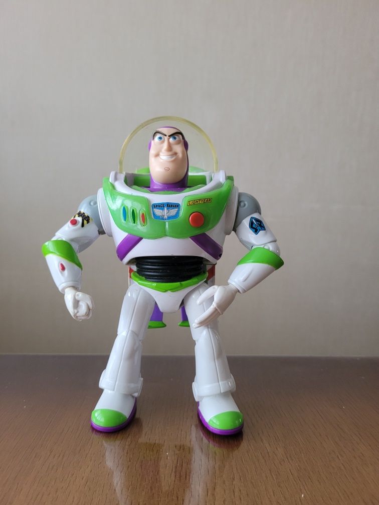 Игрушка Базз Лайтер
Buzz Lightyear Ultimate Walking Disney