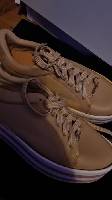 Sapatos Bege Platform- Marca Vizzano, 41