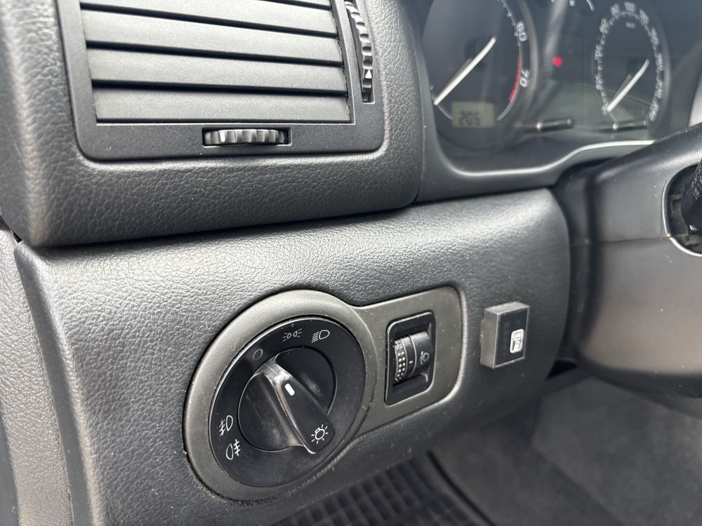 Продам Skoda Okrtavia 1.6 mpi газ/бензин