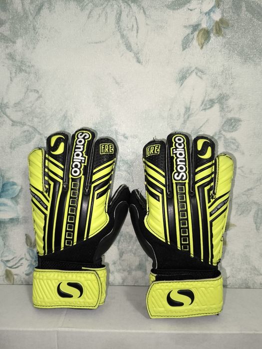 Детские вратарские перчатки р 3