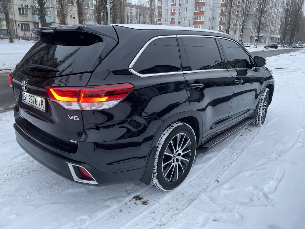 Продам официальную Toyota Highlander