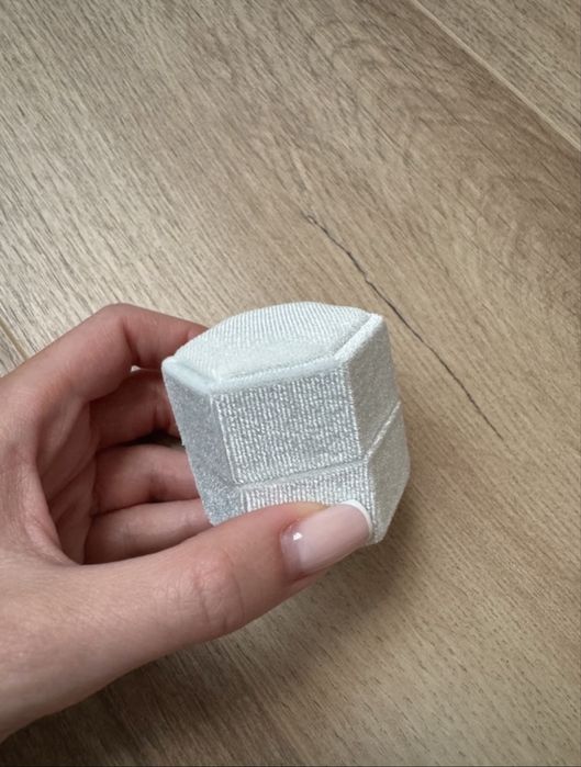 Welurowe pudełko na obrączki pierścionki ślub wesele