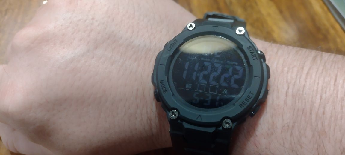 Zegarek elektroniczny no name koperta jak AmazFit.