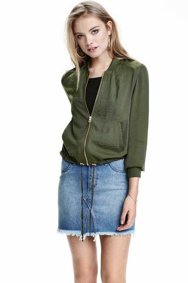 Зелёная куртка ветровка бомбер H&M