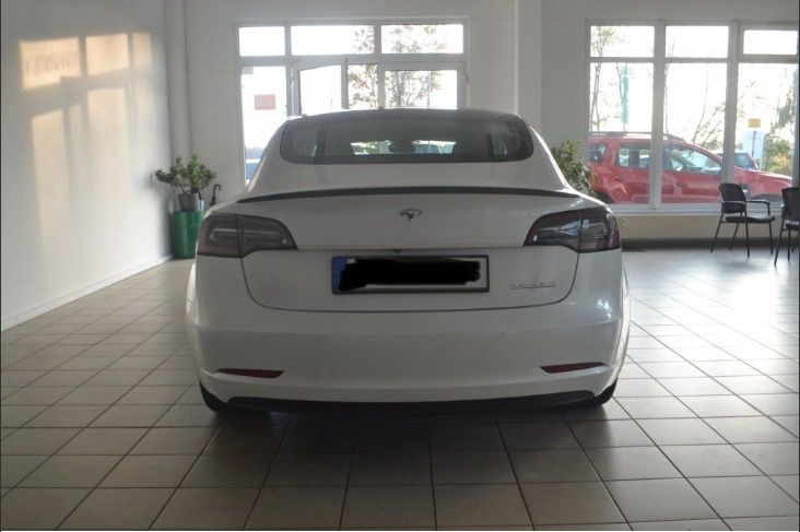 Tesla Model 3 Performance