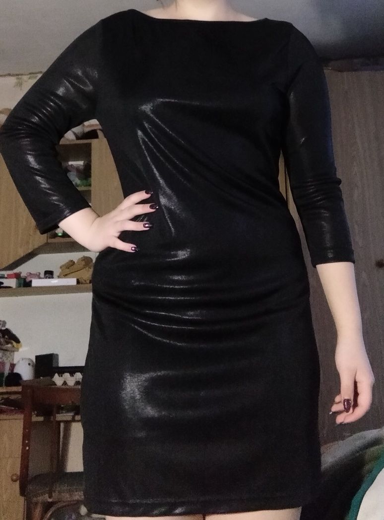 Б/у Чорне плаття з відкритою спиною від Zara