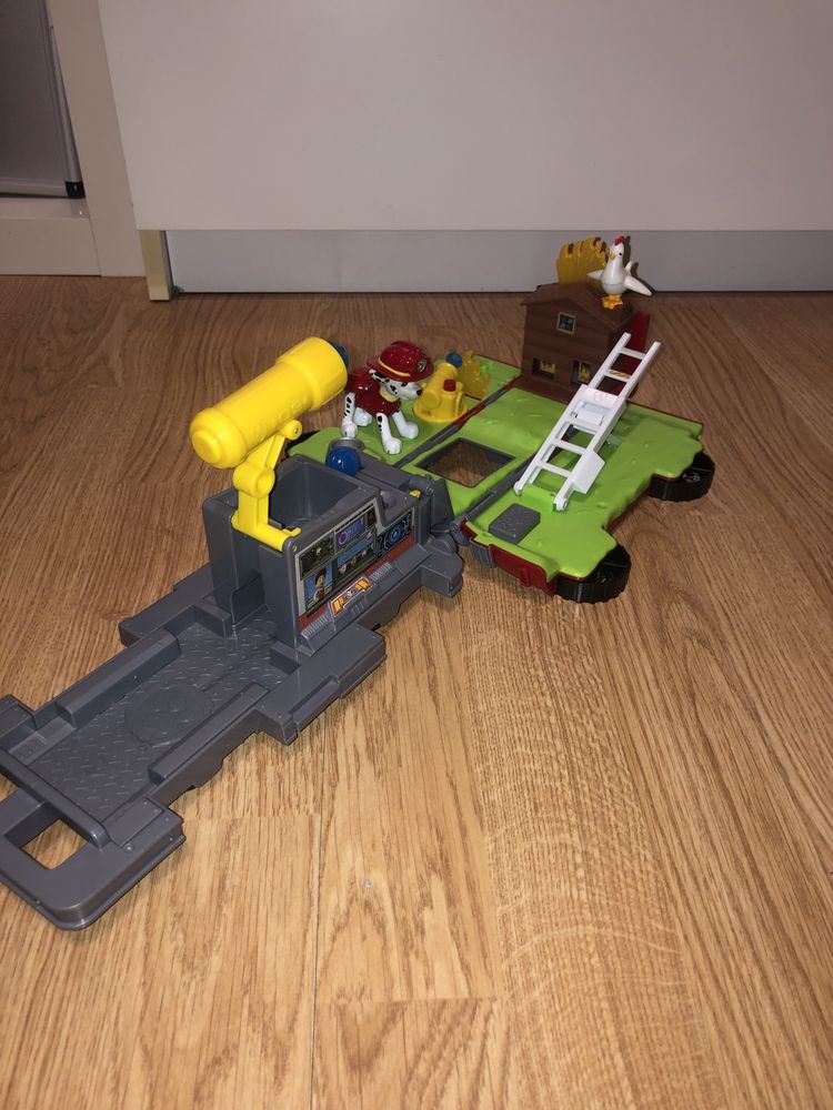 Psi patrol pojazd Marshal rozkładany wóz strażacki Paw Patrol