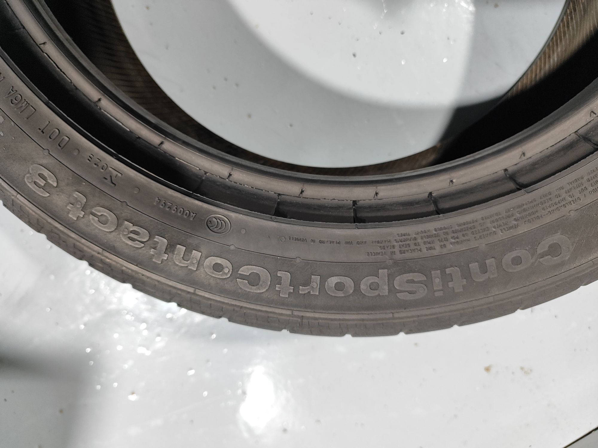 2 pneus semi novos 215-50R17 Continental - Oferta dos Portes