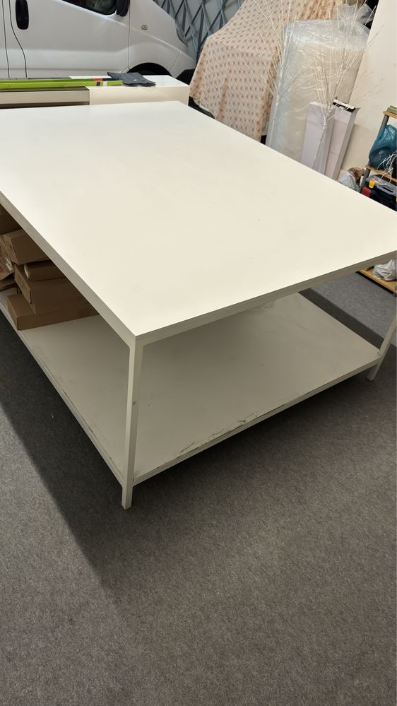Mesa de trabalho grande