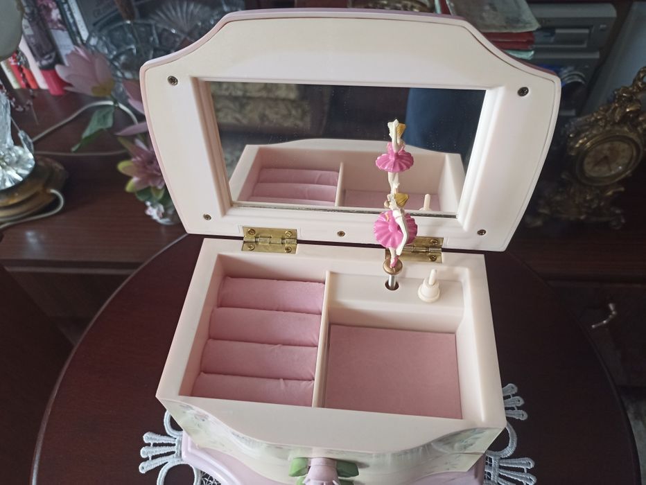 Szkatułka z pozytywką