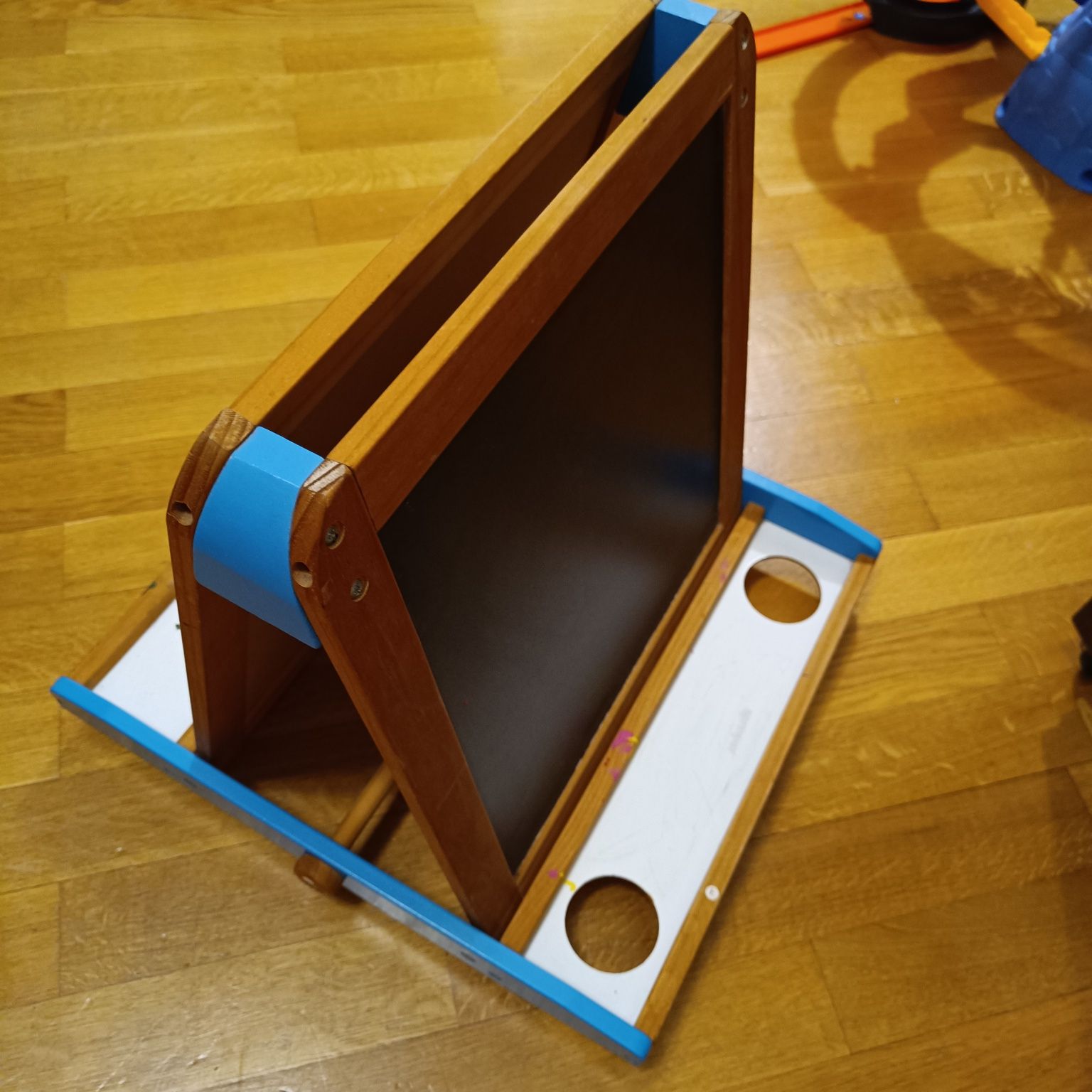 Cavalete de mesa com quadro branco e ardósia