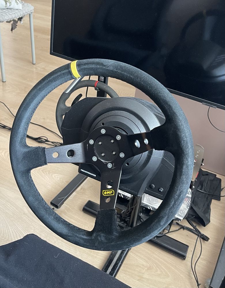 Продам thrustmaster t300 ferrari alcantara edition + руль Omp