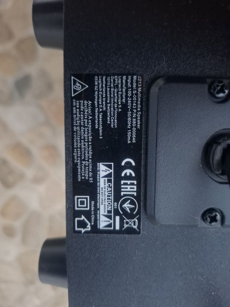 Colunas Sistema Som 2.1 Logitech Z213