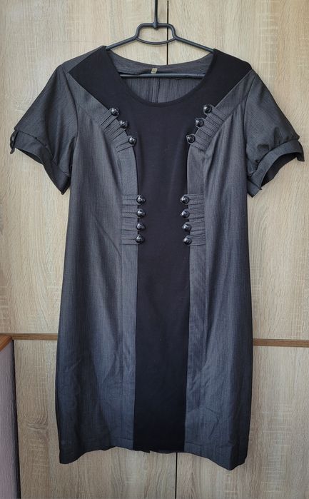 Плаття сірого кольору 54 розмір