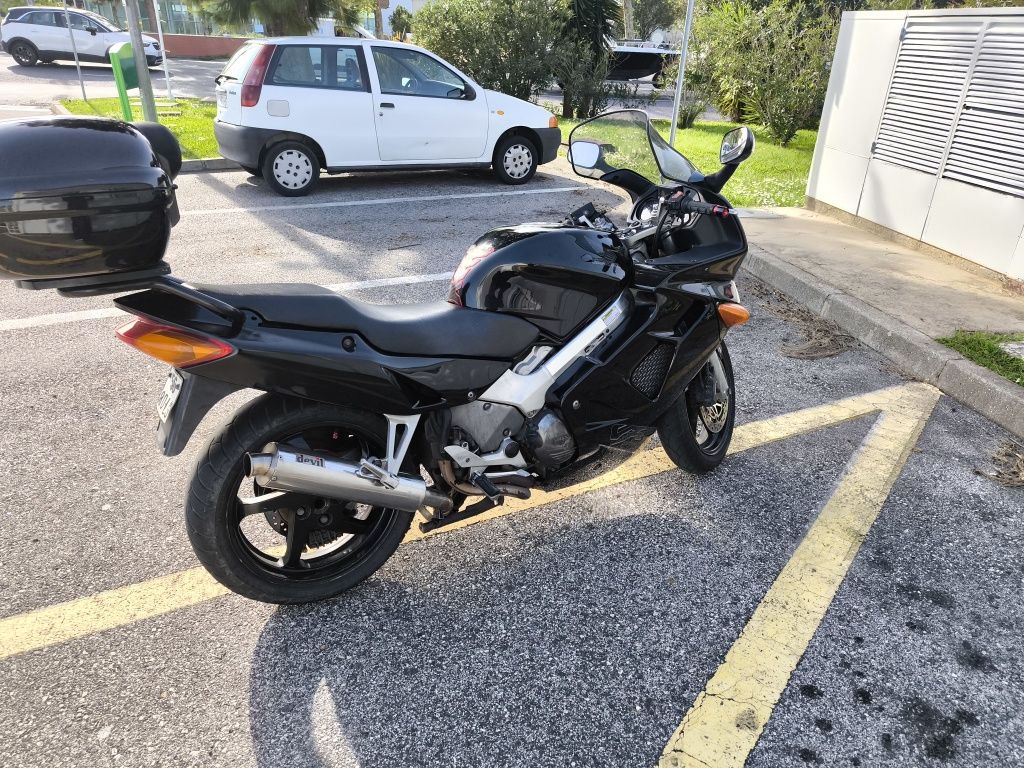 Honda VFR 800 fi com topcase