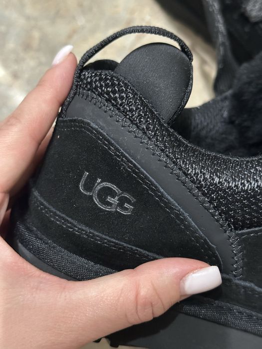 Нові кросівки UGG
