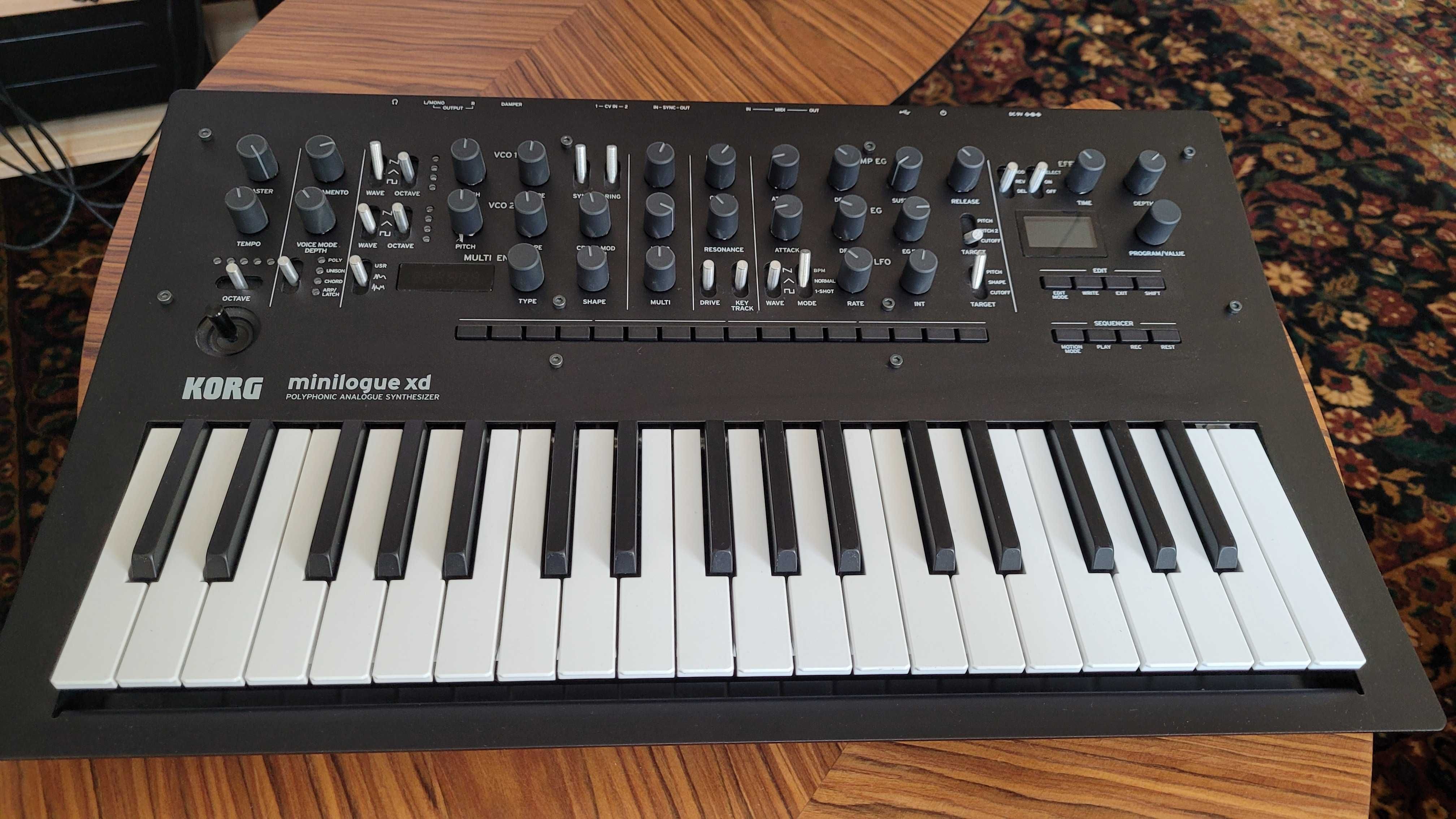 Syntezator Korg Minilogue XD