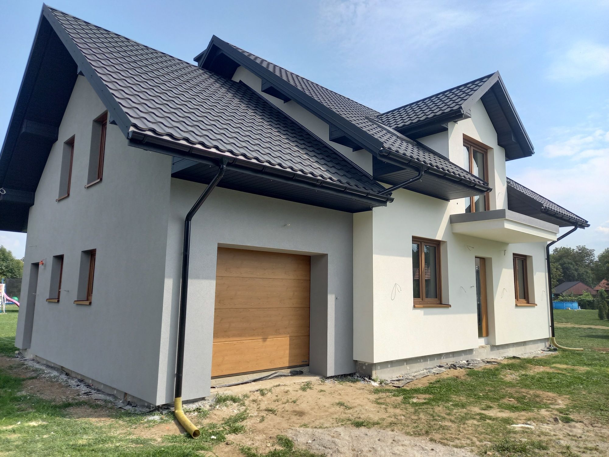 DOCIEPLENIA  BUDYNKÓW  /// izolacja  fundamentów/ malowanie/podbitka/