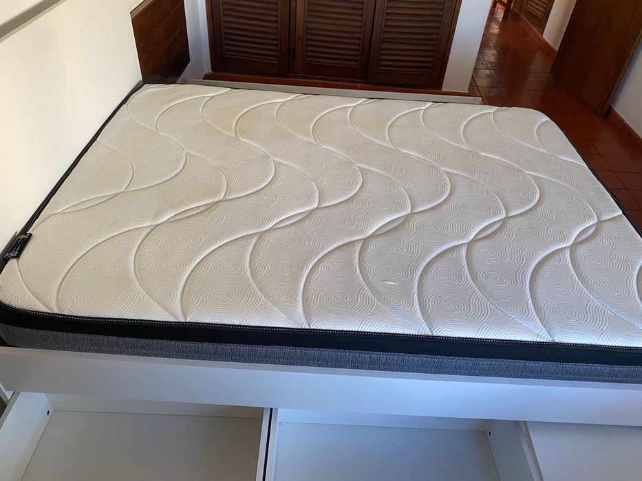 Cama de casal a venda