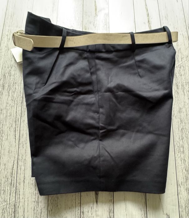 Szorty ZARA z paskiem, klasyczny fason, rozmiar M