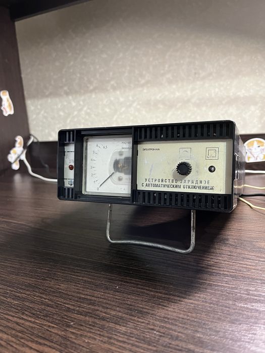 Автомобильное зарядное устройство Электроника производства СССР 6, 12