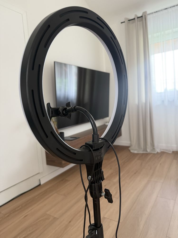 Stojak z lampą besaus