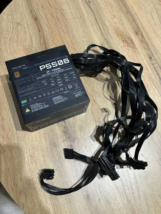 Zasilacz Gigabyte P550B 550W (GP-P550B)