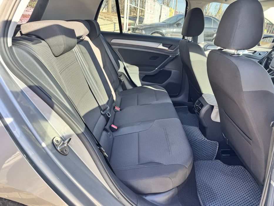 Оренда Авто Довгострокова оренда Volkswagen e-Golf Dacia Sprint