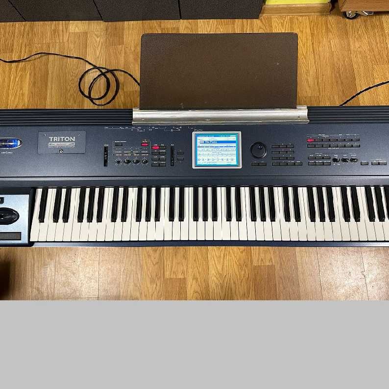 Продам Korg Triton Extreme 88 (Made in Japan)