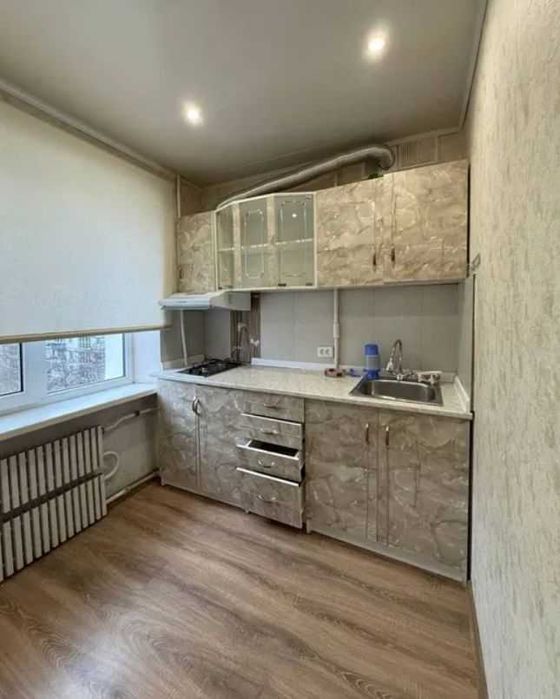 2 кім в ЦЕГЛІ середній поверх район ЛЕСІ УКРАІНКИ (ПУШКІНА) (718565)