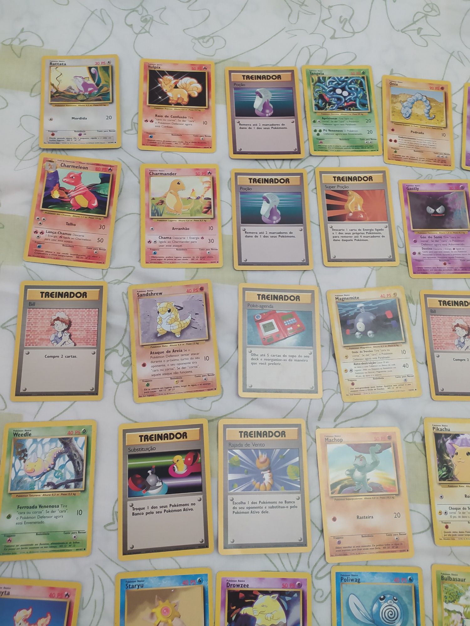 35 cartas pokemon originais (Charmander, pikachu charmeleon bulbasaur)