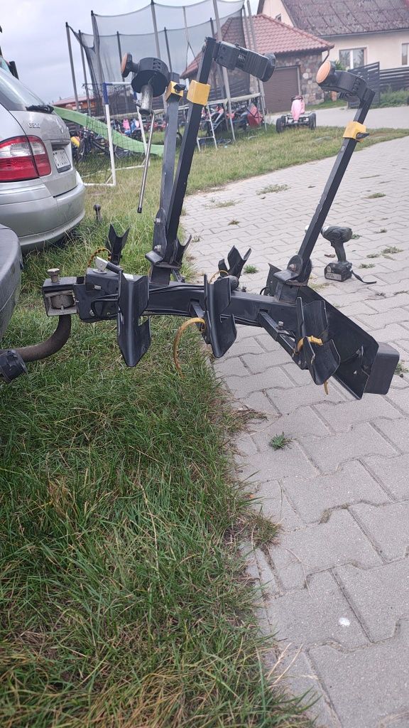 Bagażnik na 3 rowery na hak uchylny