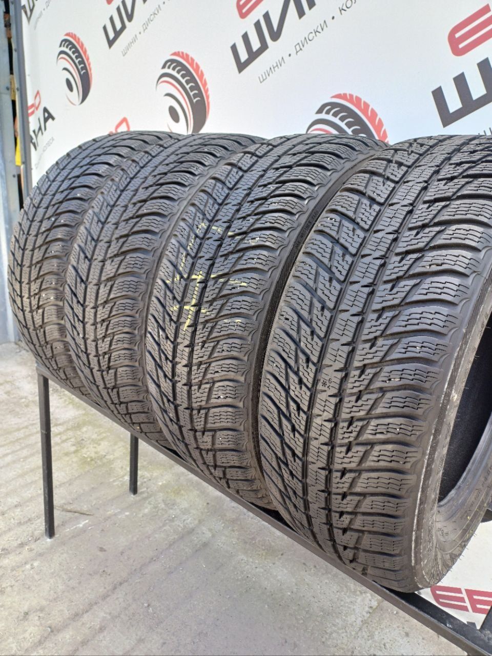 Зима 235/60/R17 8.1 мм 4шт Nokian WR SUV 3 Колеса Шини Склад