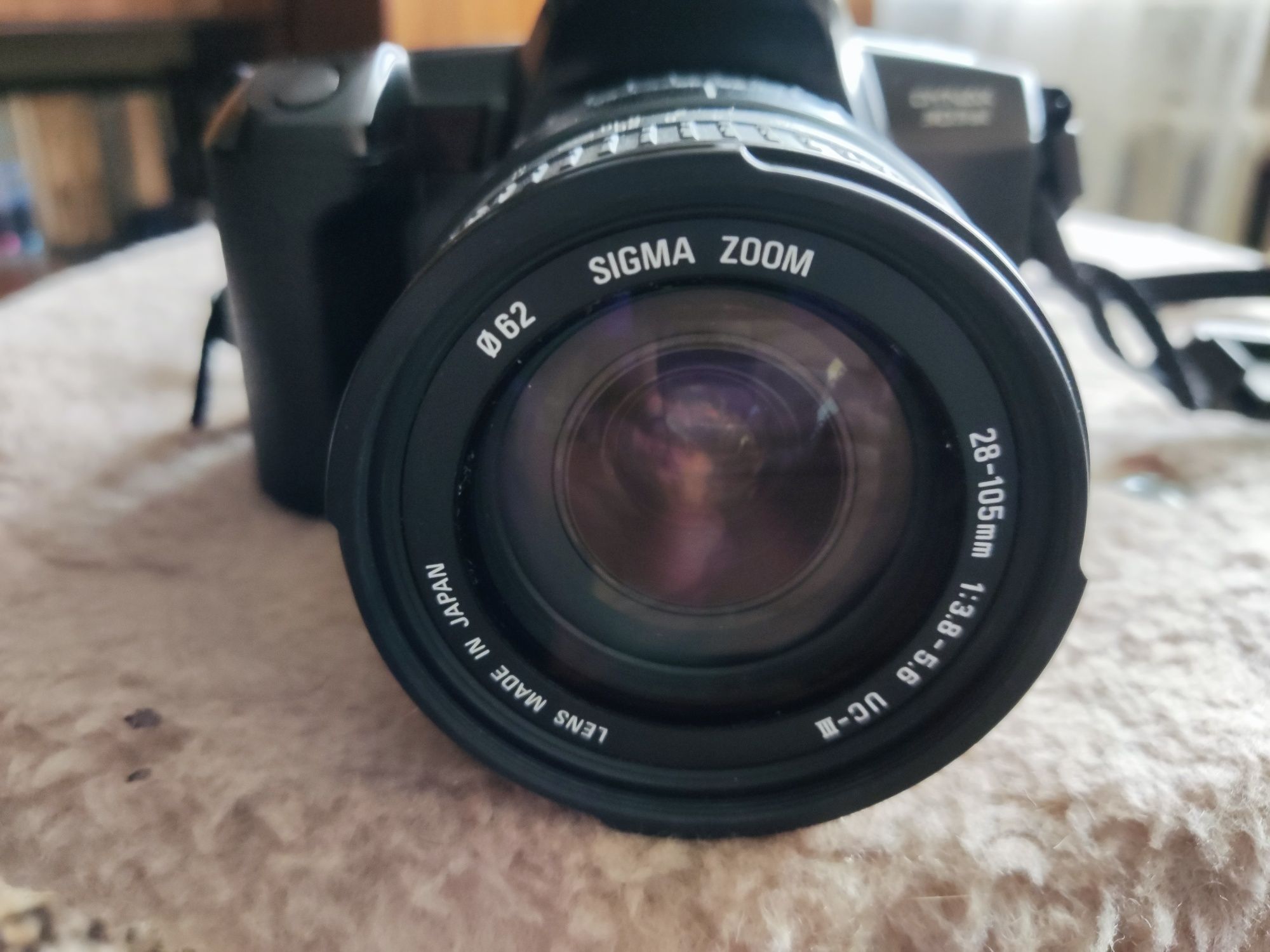 Продам плёночный фотоаппарат Minolta dynax 303 si