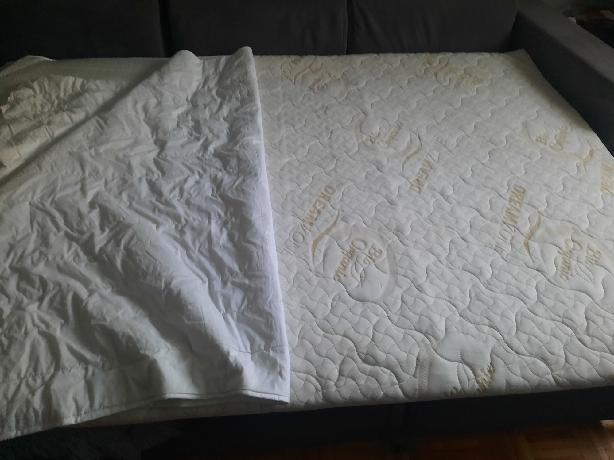 Materac dreamzone bioorganic plus mata ochronna chłodząca.