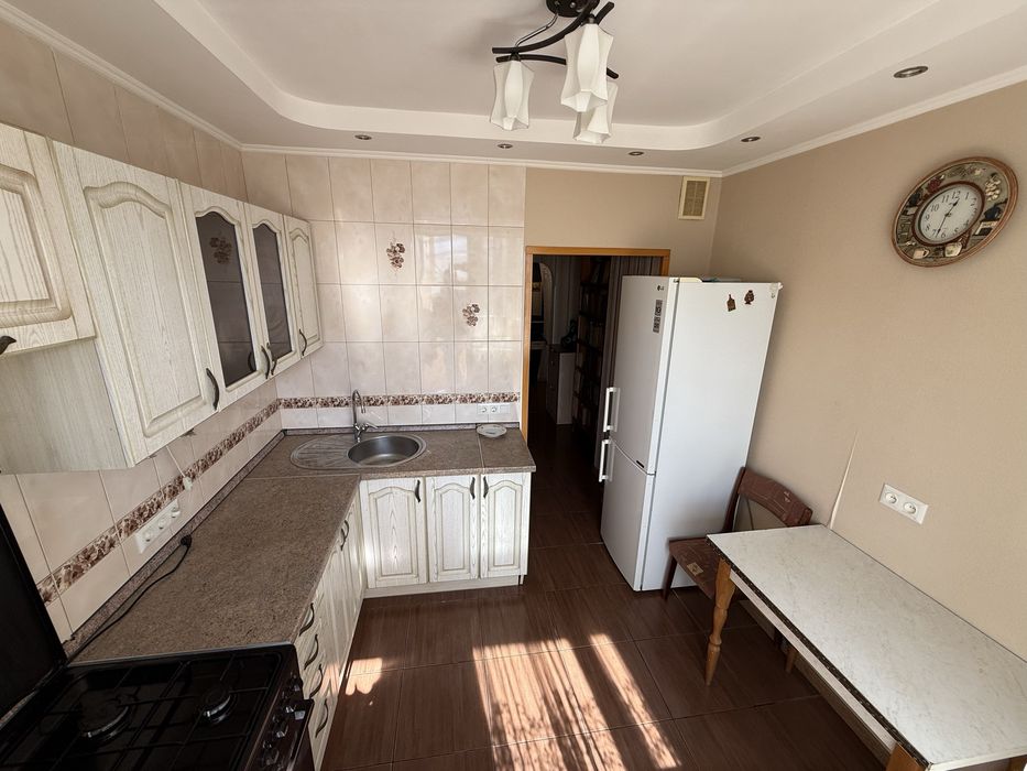 продаж квартири 1 кім просп. Івасюка 56