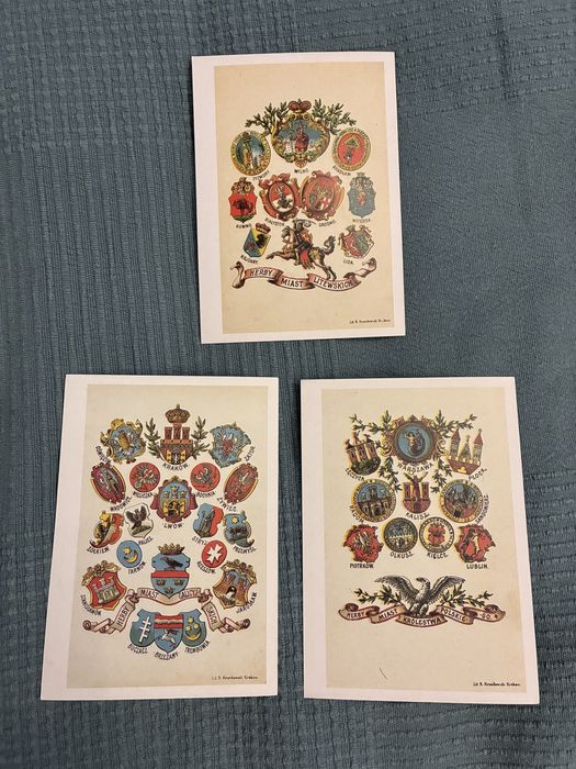 Trzy pocztówki z herbami