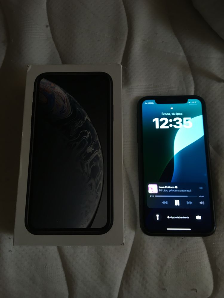 IPhone XR black 77%