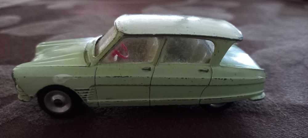 Miniatura Citroen AMI 6 - Solido