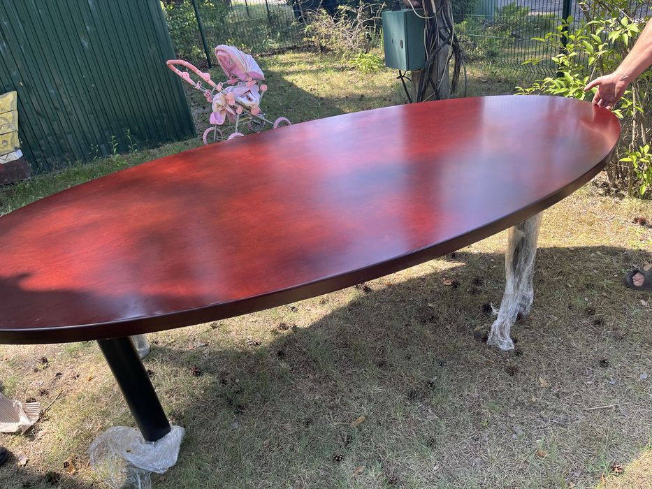 Стол для переговоров