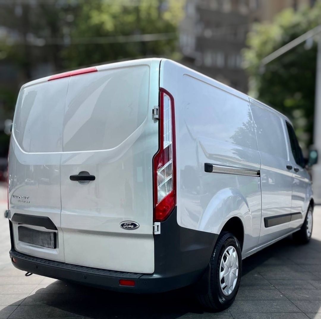 Бус Ford Transit Custom довга база