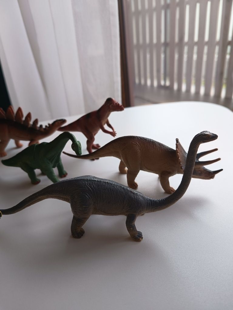 Figurki dinozaury