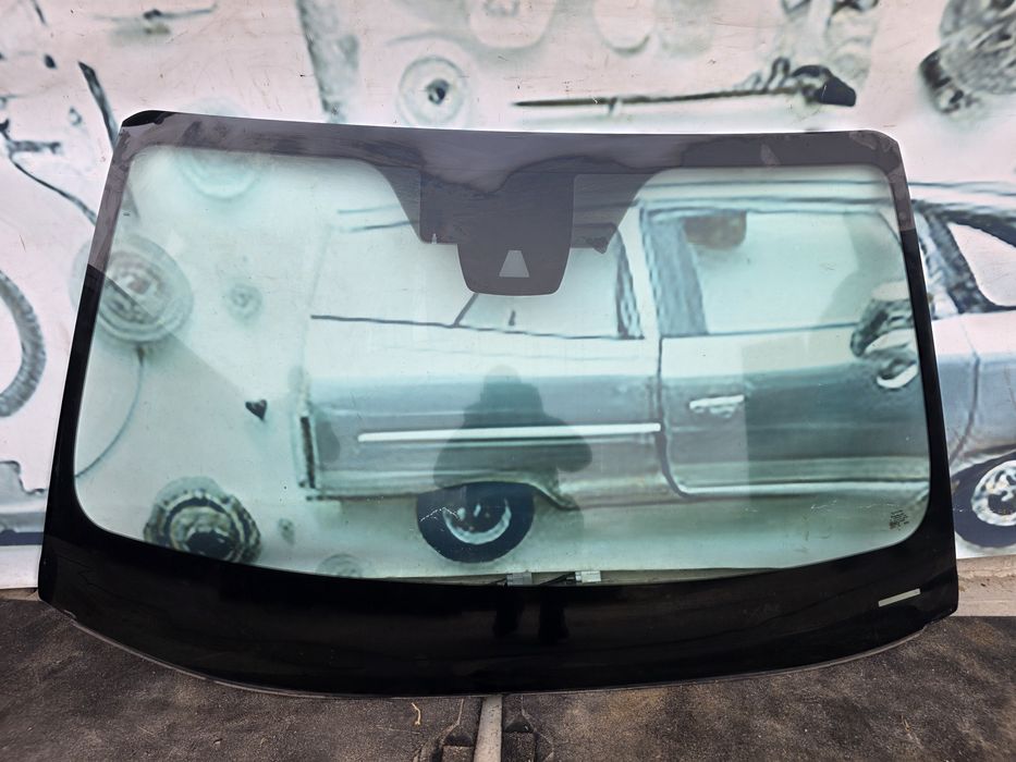 Лобове скло повний підігрів на Toyota Highlander 20-25 року