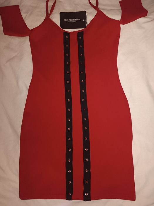 Брендові сукня PrettyLittleThing.