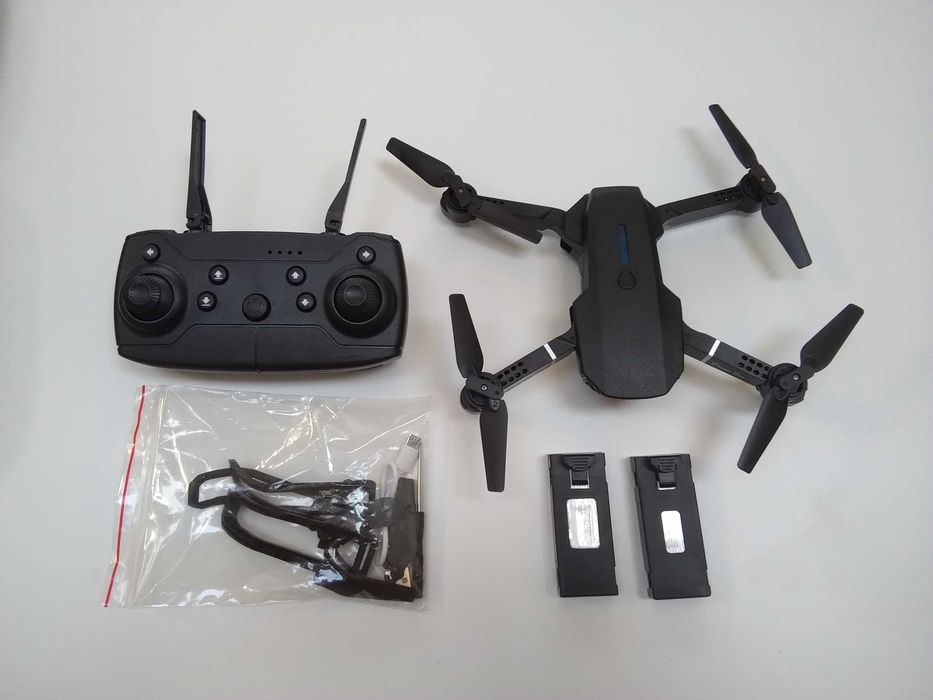 Dron E88 2 baterie w zestawie