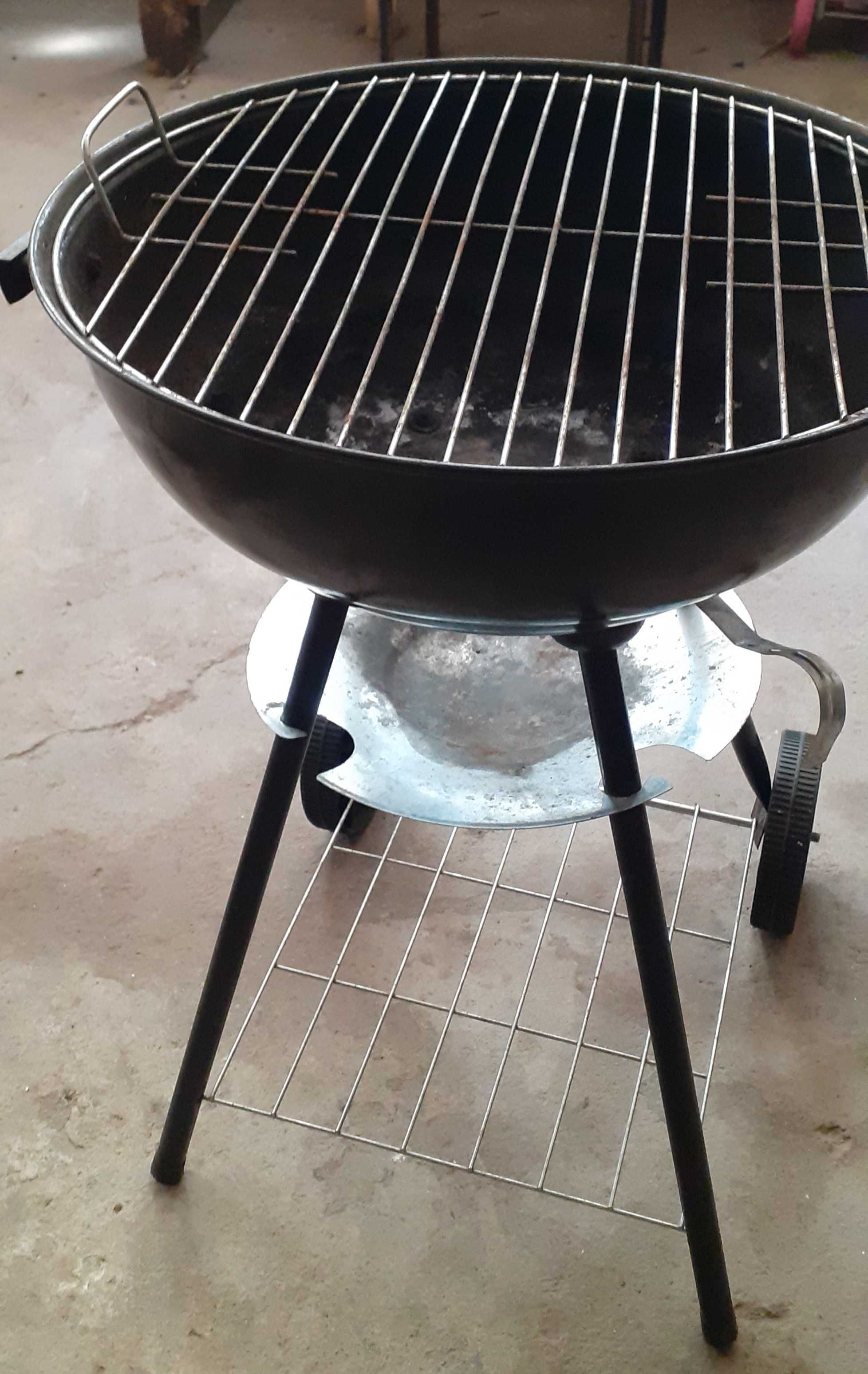 Grill ogrodowy kulisty