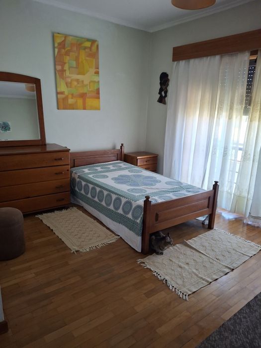 Arrendo quarto mobilado Sem cozinha